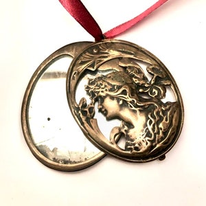 Rare french Art Nouveau pendant mirror locket arriculated Sliding cover 1910s bronze brass 6cm