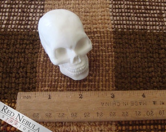 Small Human Skull in White Resin, Miniature Skeleton Head, Unpainted Skull Decor, Creepy Halloween Decoration, Mini Skull Figurine