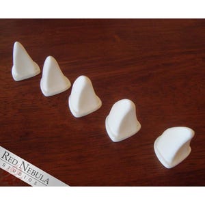 Large 1.5&quot; Canine Claws in White or Black, Resin Claws for Fursuits/Costumes - Feet Claws for K9, Wolf, Dog, Coyote, Fox, or Other Animals
