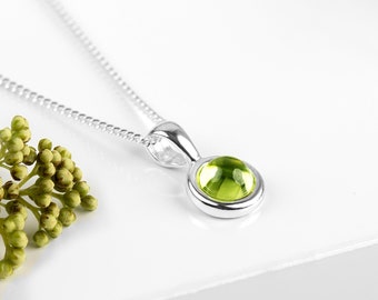 Natural Peridot Necklace in Sterling Silver, Minimal Necklace, Peridot Jewelry, August Birthstone Gift, Boho Necklace, Dainty Necklace