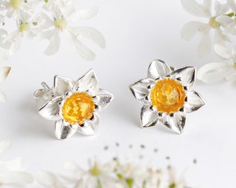 Silver Daffodil Earrings, Daffodil Flower Jewelry, Welsh Gift, Floral Earrings, Cute Blossom Flower Studs, Bridesmaid Gift, Gift for Her