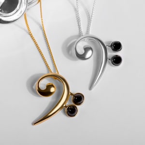 Bassschlüssel Halskette in Sterling Silber und Schwarz Onyx, 24 Karat Vergoldung Musik Geschenke, Musiklehrer Geschenk, F Clef Anhänger, Musikalischer Schmuck