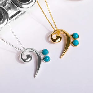 Bassschlüssel Halskette in Sterling Silber und Türkis, 24 Karat Vergoldung Musik Geschenke, Musiklehrer Geschenk, F Clef Anhänger, Musikalischer Schmuck