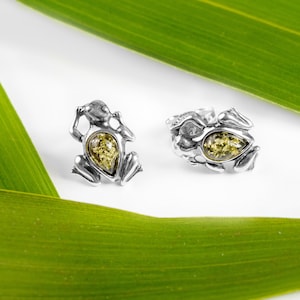925 Sterling Silver and Green Amber Frog Stud Earrings, Minimal Studs, Frog Gifts, Toad Studs, Amphibian Jewelry, Animal Jewelry