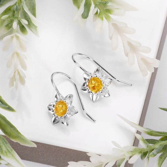 Daisy Flower Post Stud Earrings Honeysuckle Pink Sterling Silver Daisy Flower Post Stud Earrings Honeysuckle Pink Sterling Silver