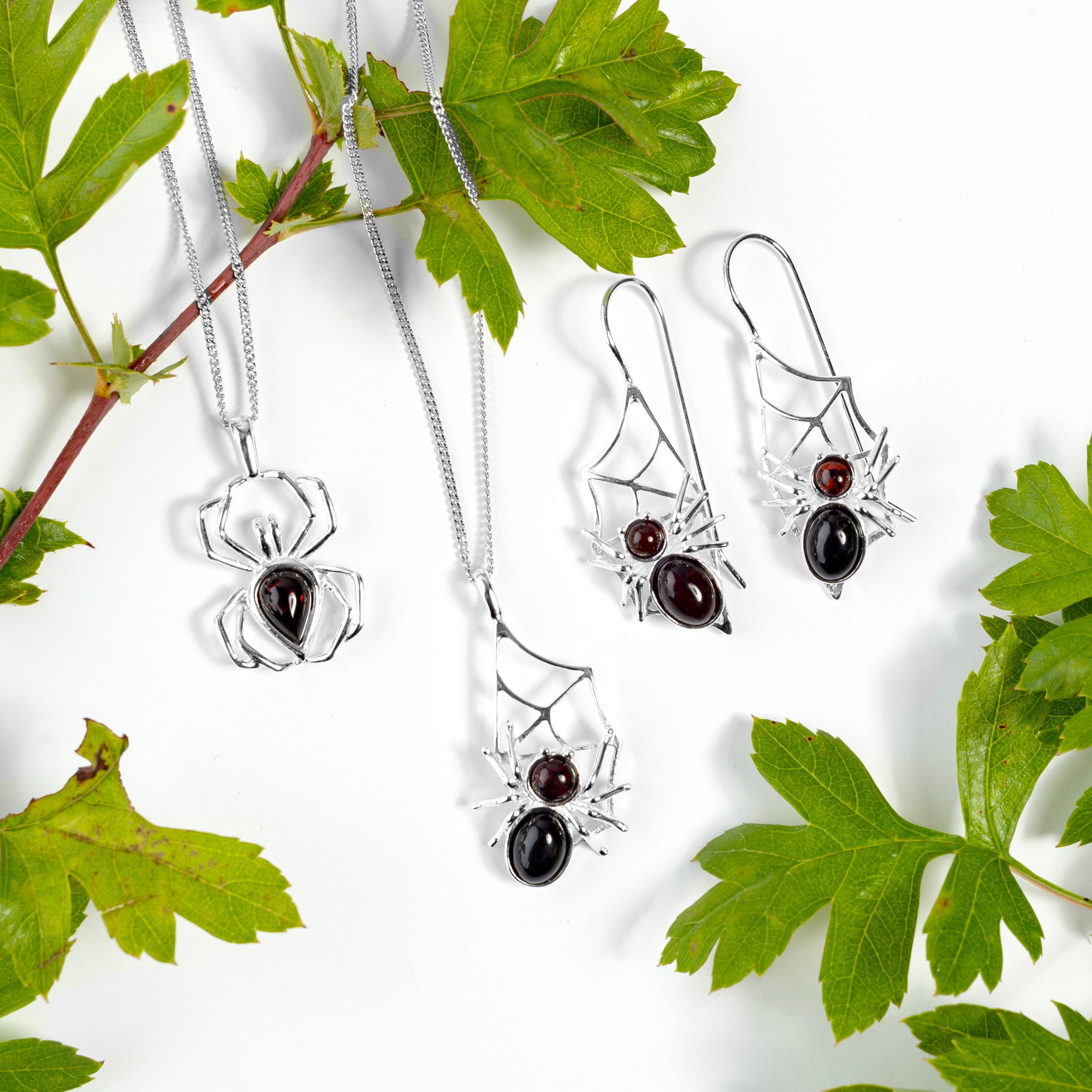 The Charmery Ciondolo a forma di ragno in argento Sterling 925, compatibile con i ciondoli Pandora e molti altri braccialetti con ciondoli inglesi, metallo, senza pietre preziose, Metallo, Nessuna