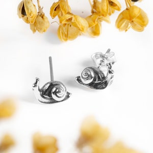 Sterling Silver Snail Stud Earrings, Snail Jewelry, Animal Earrings, Kids Jewelry, Minimal Earrings, Tiny Studs, Boho Earrings, Gift for Mom