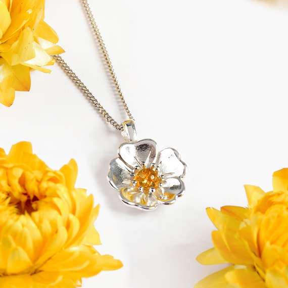 Pressed Flower Jewelry Real Buttercup Necklace Gift for Her Pressed Buttercup Necklace Floral Necklace Floral Pendant Gardener Gift