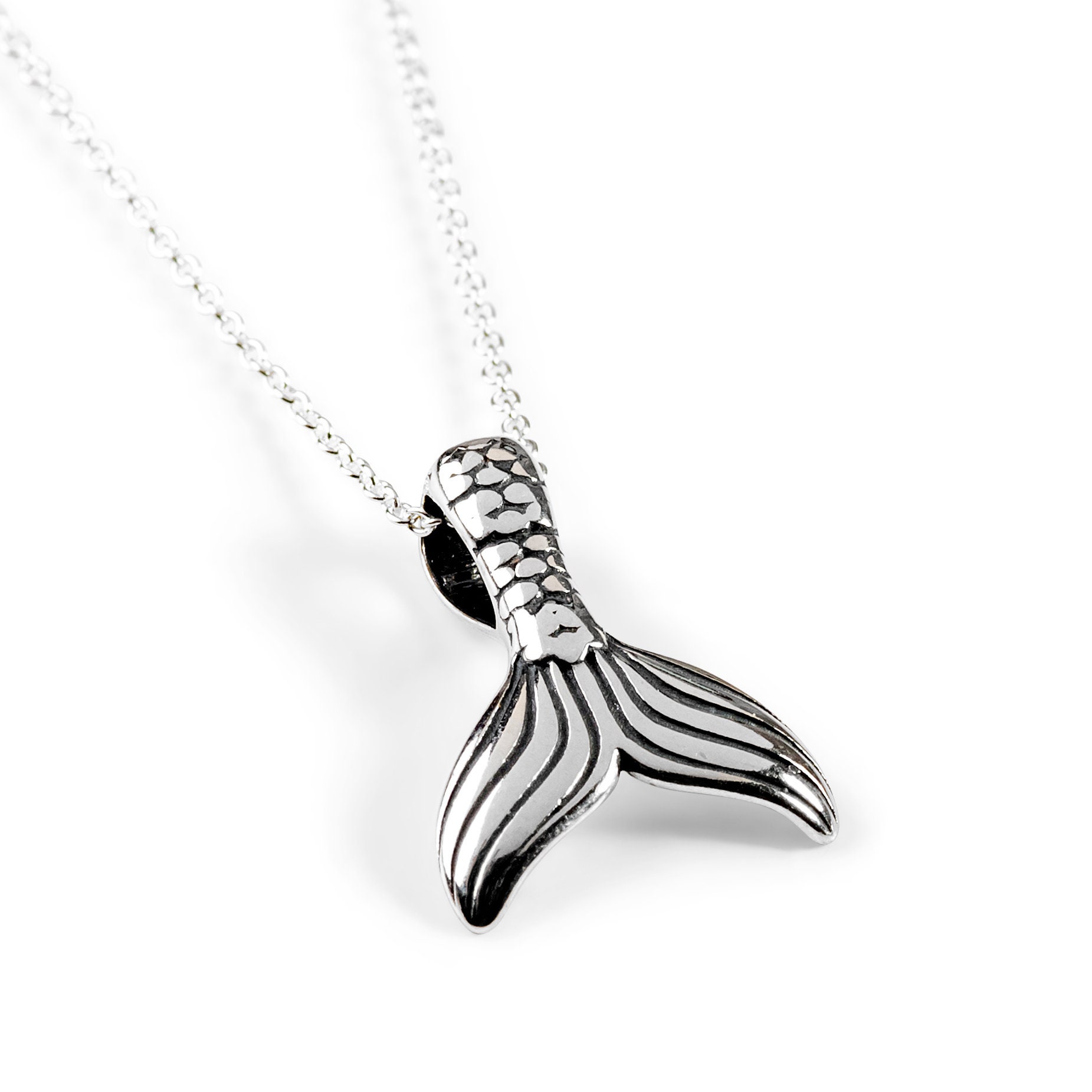 Collana con ciondolo a coda di balena in argento sterling
