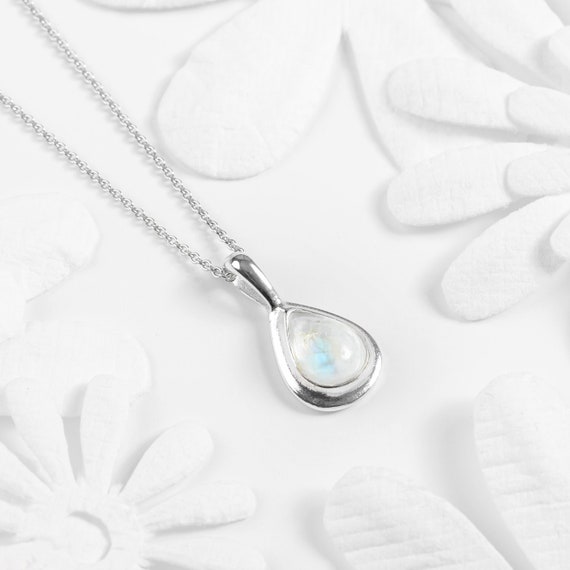 Moonstone Necklace in Sterling Silver 