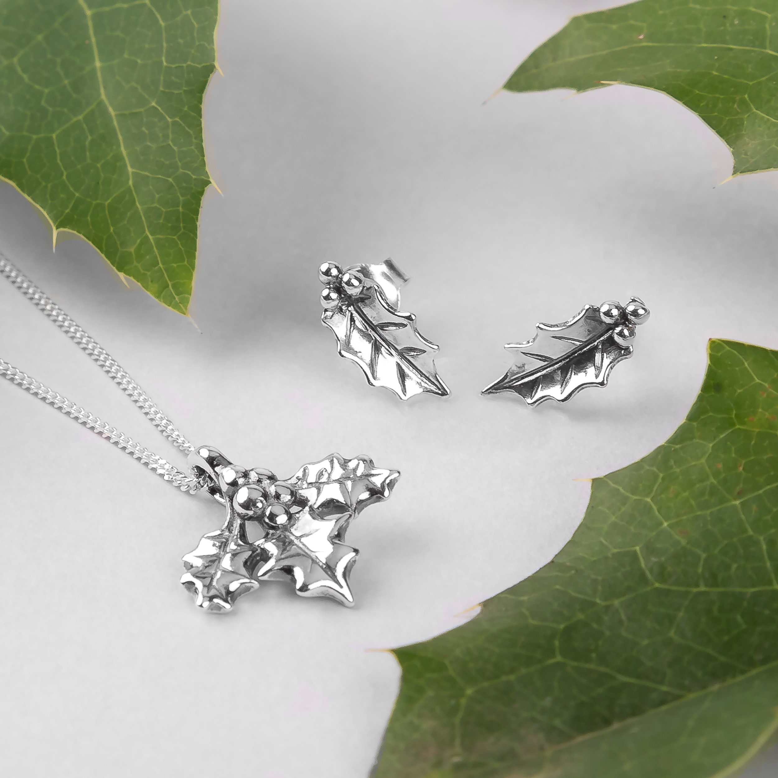ピアス EOU STUDIO Holiday E3SILVER 925 Sterling Silver Holly Earrings, Holly Leaf Earrings
