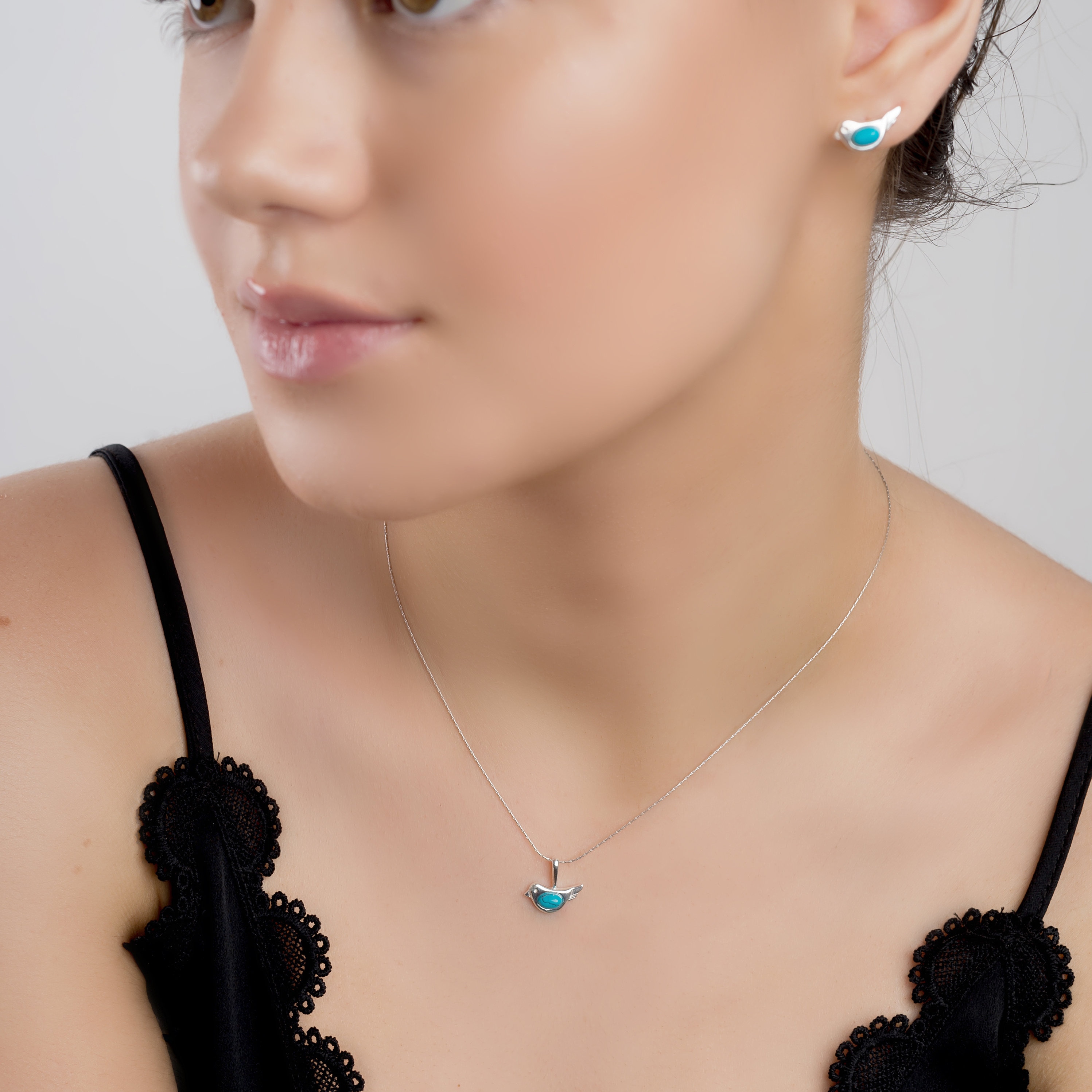 スターリングシルバーの鳥ネックレス：ターコイズのアクセント、鳥好き