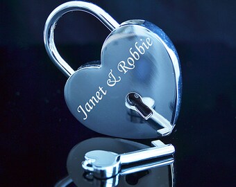 Love Lock with Key Romantic Valentine's Day Gift, Personalised Text on both sides, Heart Shaped Padlock for Love Lock Bridges (Silver)