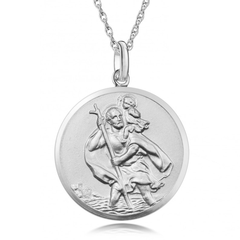 St christopher pendant and chain Outlet