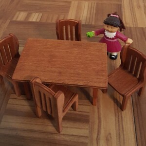 1:12 Maßstab Natürliche Ausführung Tisch & 4 Stühle Tumdee Puppenhaus Mini 079 
