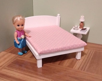 White Modern Queen size 1:12 scale bed covered foam mattress 6 inch doll sized bedroom furniture miniature doll house bed