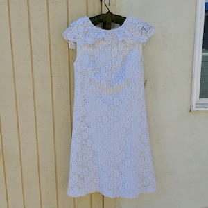Extra small 60s White Lace Mini Dress