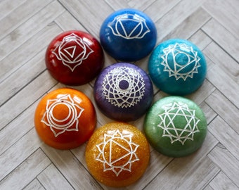 Resin Chakra Stone Set for Reiki, Meditation, and Healing | Flat or Rounded Stones | Chakra Energy Healing, Table Healing