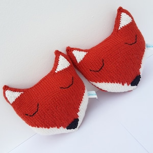 Fox knitting pattern image 1