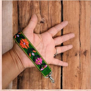 Cordón botánico tejido a mano, cordón para mujer, tela floral, regalo para mamá de plantas, cordón para llavero, juego de regalo único para mamá/maestra imagen 4