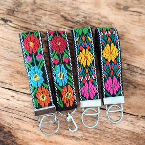 Mexico Fiesta Wristlet Keychain: Handwoven Floral Key Fob