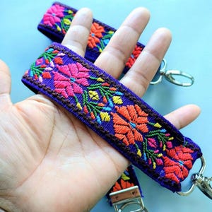 Mexican Accessories For Her, Embroidered Keychain Floral, Artisanal Wrist Strap Lanyard,  Fiesta Keychain, Bohemian, Fiesta Theme