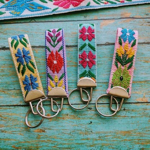Floral Keychain Mini, colorful fabric Key Fob, Mom Gift, key fob floral, Mexican Key Chain, Mini Key Ring Keychain For Women, floral fabric