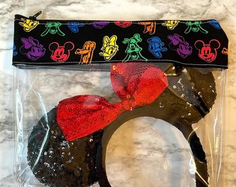 Mickey Mouse, Travel bag, rainbow, pride, Disneyland bag, vinyl bag, disney bag, Mickey, Mickey Bag, ear bag 185