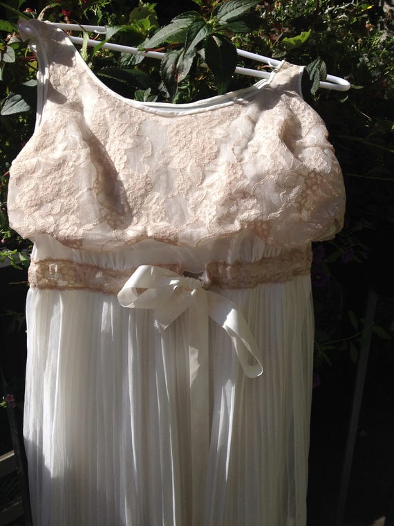 1960s Ivory and Blush Lace Sleeveless Slip / Night