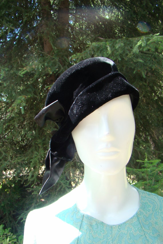 1930s Velvet Bucket Hat