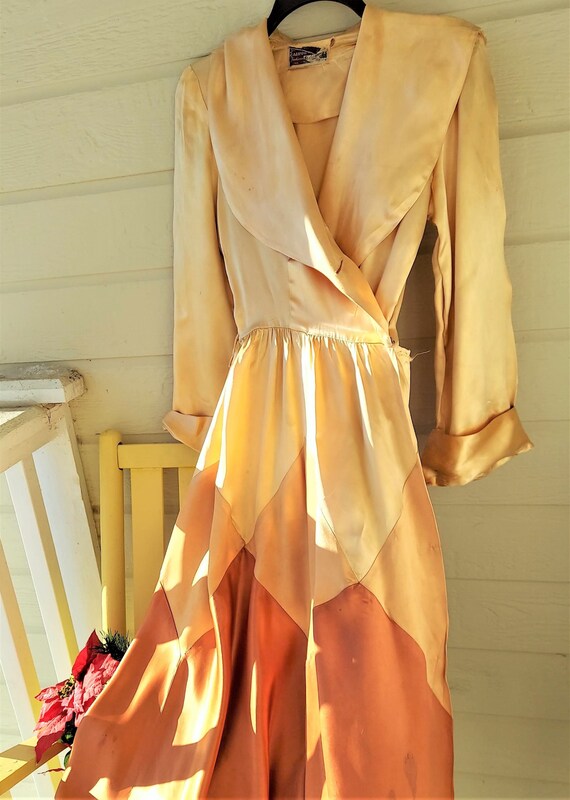 1930s Louella Ballerino Pale Gold Satin Robe