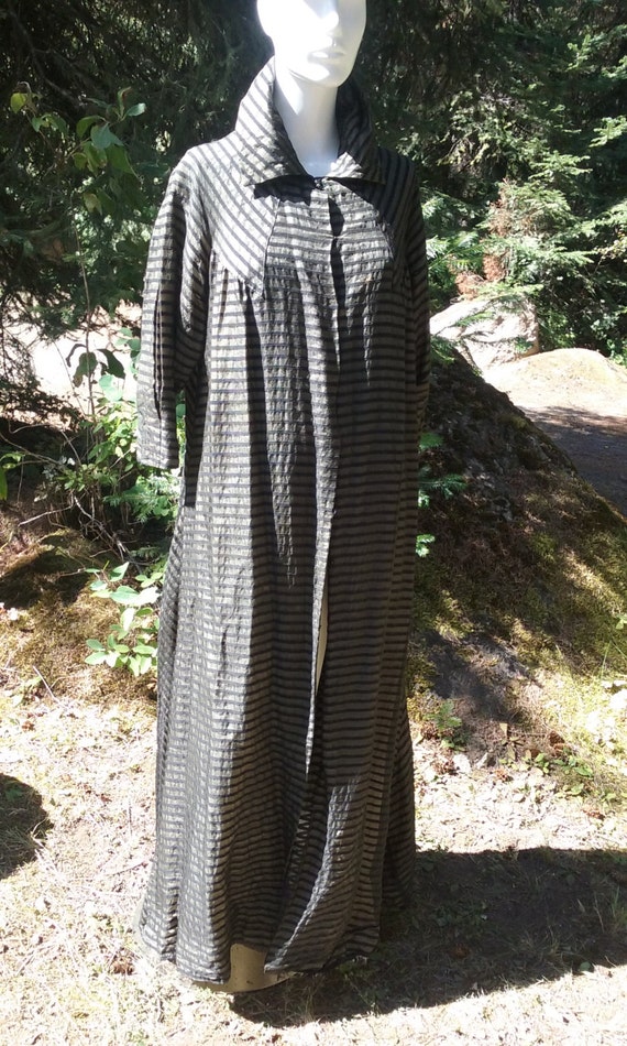 Elegant 1960s "Elizabeth Arden" Hostess Gown