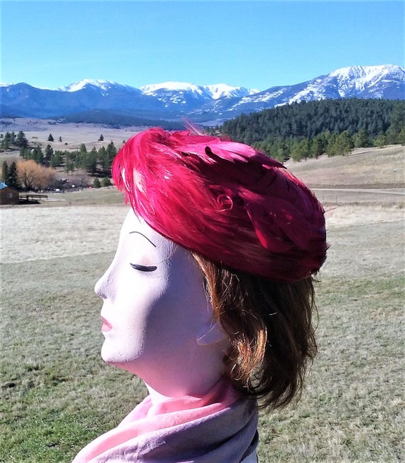 1950s Hot Pink Feathered Pillbox Hat