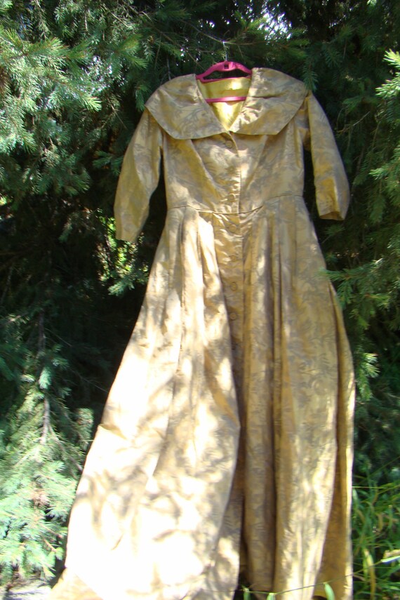 1950s Elegant Gold Brocade Silk Gown - Size Medium