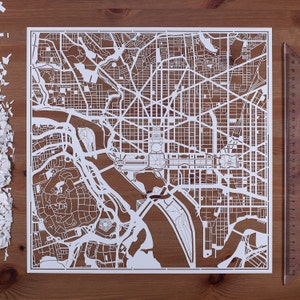 Carte en papier découpé de Washington D.C. 12 x 12 po. Art en papier CADEAUX IDÉAUX