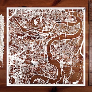 Carte de Chongqing en papier découpé 12 × 12 po. Art en papier CADEAUX IDÉAUX