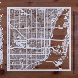 Papierschnitt-Karte Miami 30×30 Inch. Paper Art IDEALE GESCHENKE