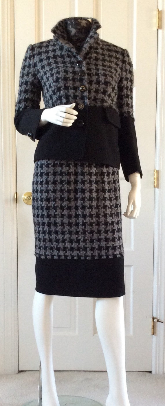 Jupe Tweed Moschino Cheap And Chic Taille 8 - Coupe A, Longueur Genoux, Occasion Très Bon état
