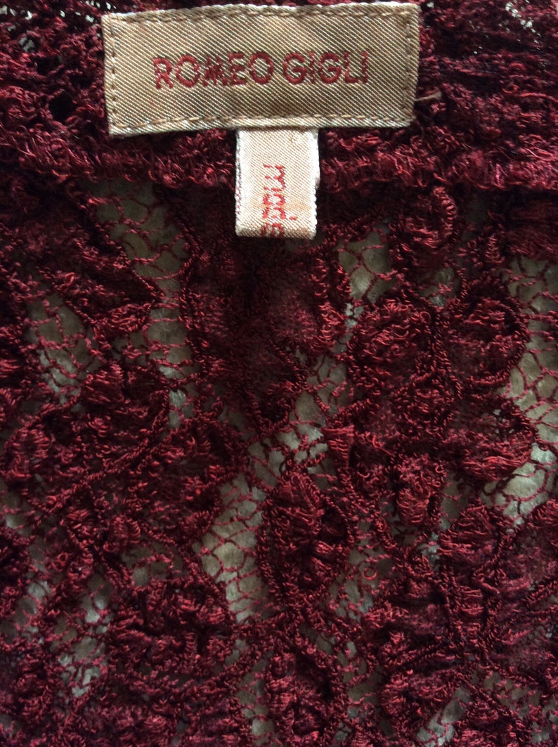 Romeo Gigli vintage 1993 Size Italian 44 burgundy off-shoulder lace USA 8 short sleeve T-Shirt