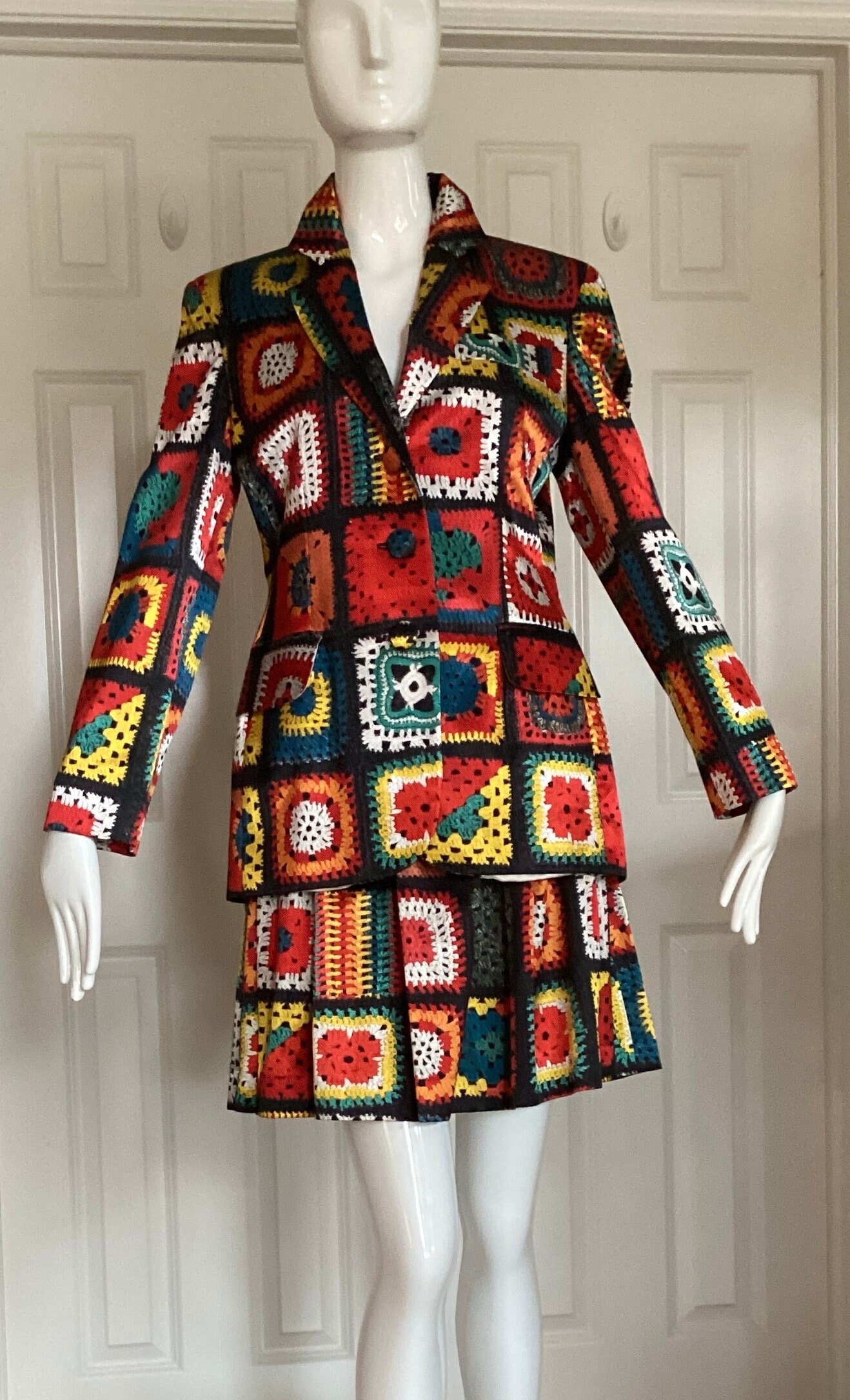 MOSCHINO CHEAP AND CHIC 定価96600円 スカート 42 Moschino Cheap and Chic Skirt Suit, Crochet Granny Square Photo