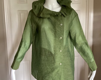 Romeo Gigli vintage 1992 Sz 8 USA, I42, J9T blouse in iridescent grass green, translucent, with pleated puffy 6” collar, offset front