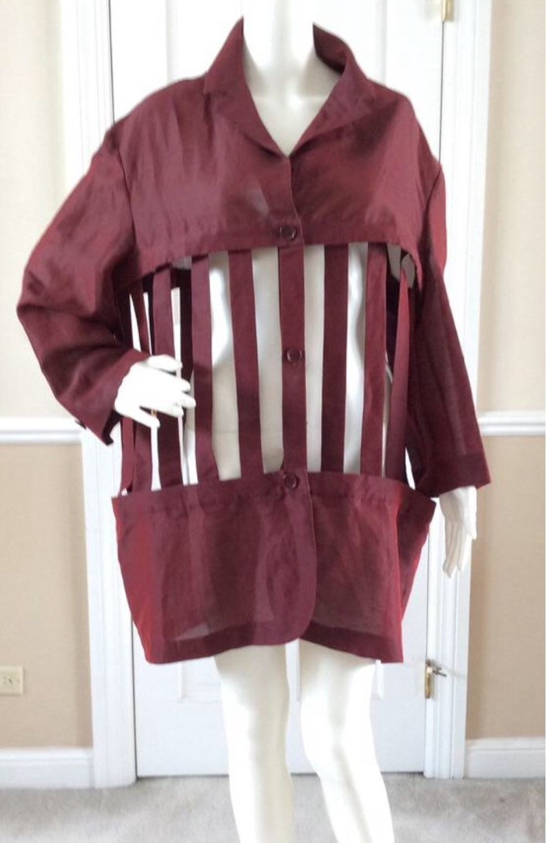 Romeo Gigli vintage 1993 Size Italian 44 burgundy off-shoulder lace USA 8 short sleeve T-Shirt