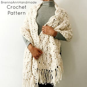 CROCHET PATTERN The Seashell Shawl Chunky Scalloped Fringe Crochet Shawl / Wrap / Scarf, diy Pattern, Instant Download PDF image 1