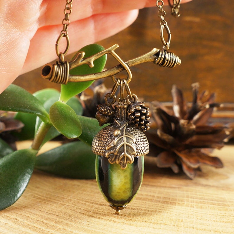 #7165 Necklace Branch with Acorn no.2 green-black agate