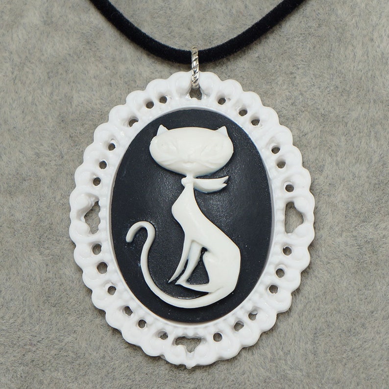 Black /& White Kitty Cat Vintage Cameo Pendant Necklace Victorian Epoch Wedding Kitten Cat Lovers Women Necklace Jewelry Gift for Her 6772