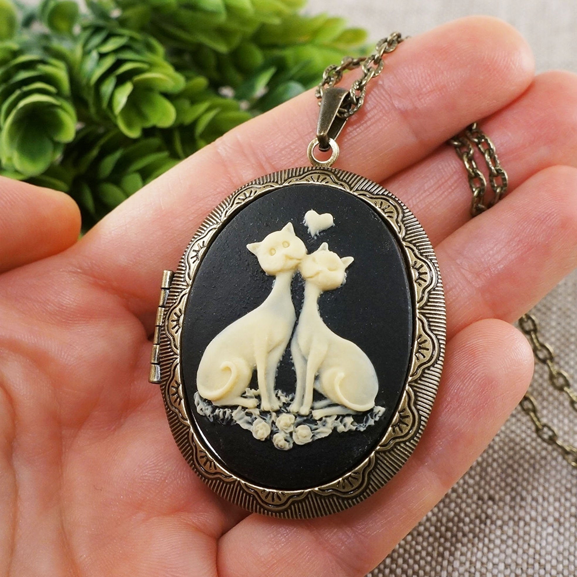 Cat Cameo Locket Ivory Black Cats in Love Vintage Cameo Brass Etsy