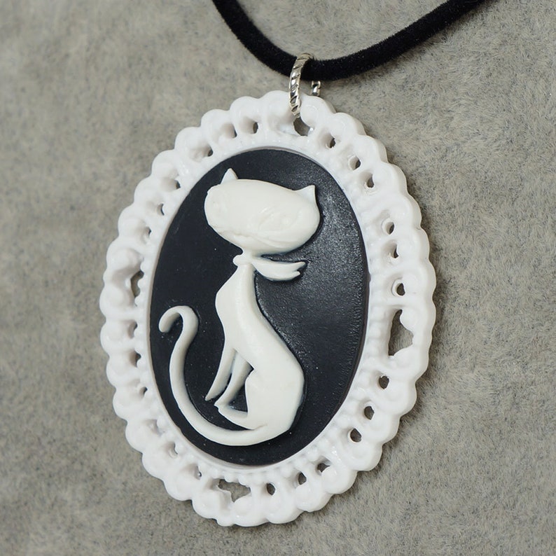 Black /& White Kitty Cat Vintage Cameo Pendant Necklace Victorian Epoch Wedding Kitten Cat Lovers Women Necklace Jewelry Gift for Her 6772