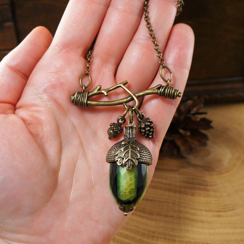 #7165 Necklace Branch with Acorn no.2 green-black agate