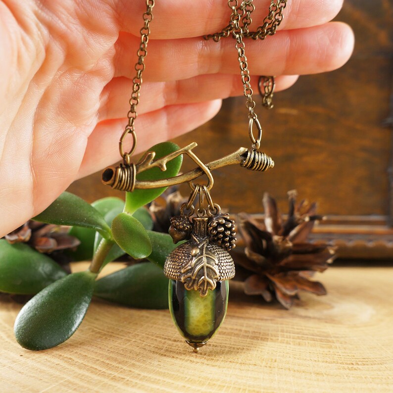 #7165 Necklace Branch with Acorn no.2 green-black agate