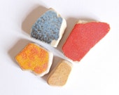 Driften-Beach-Töpferei in rot, gelb, Orange und blau-Dreiecke, Schmuck-Versorgung, Mosaik-Versorgung, Geschenk für einen Künstler, Partei gefallen